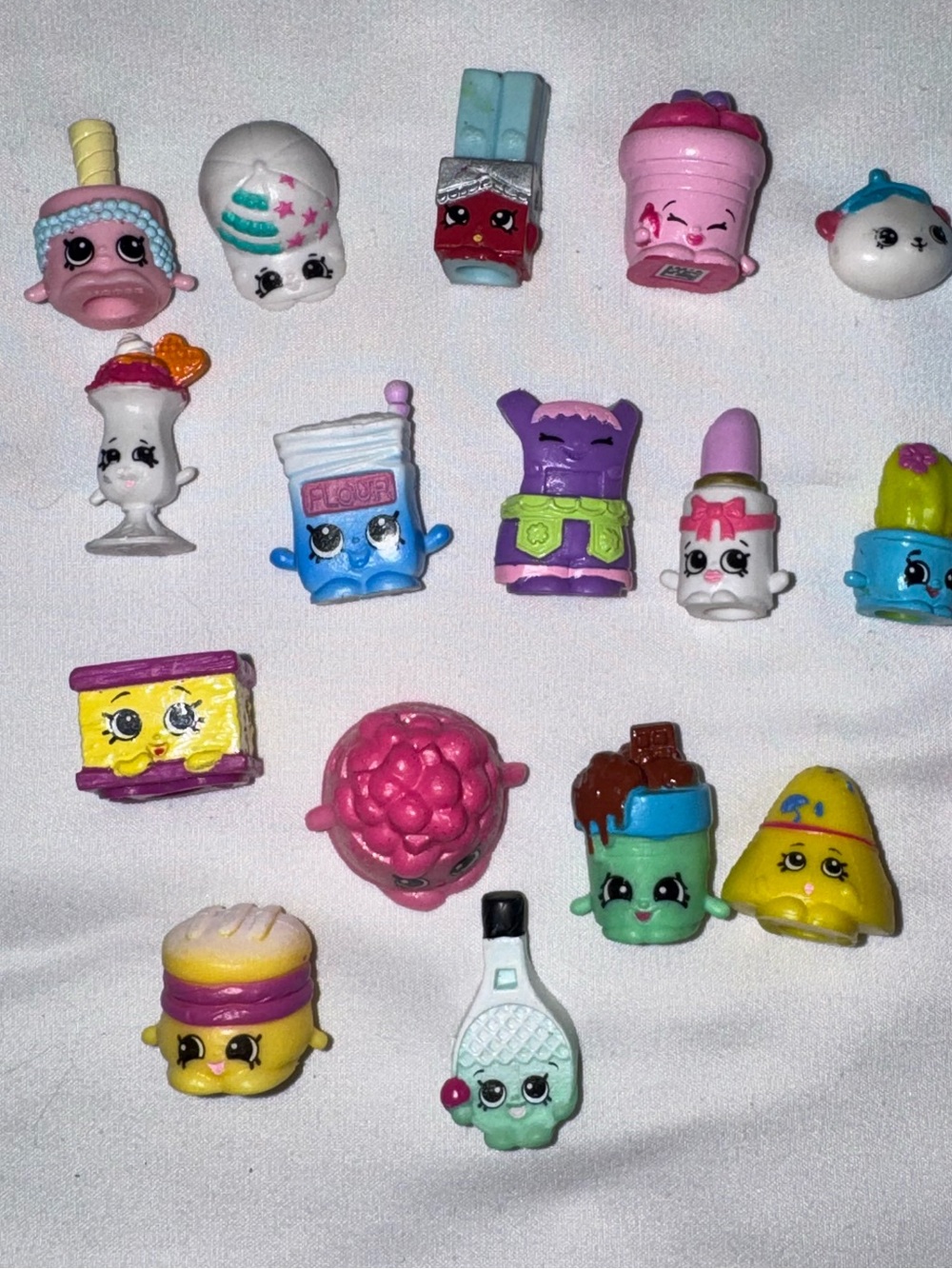 Shopkins bundle - Picture 2 of 4